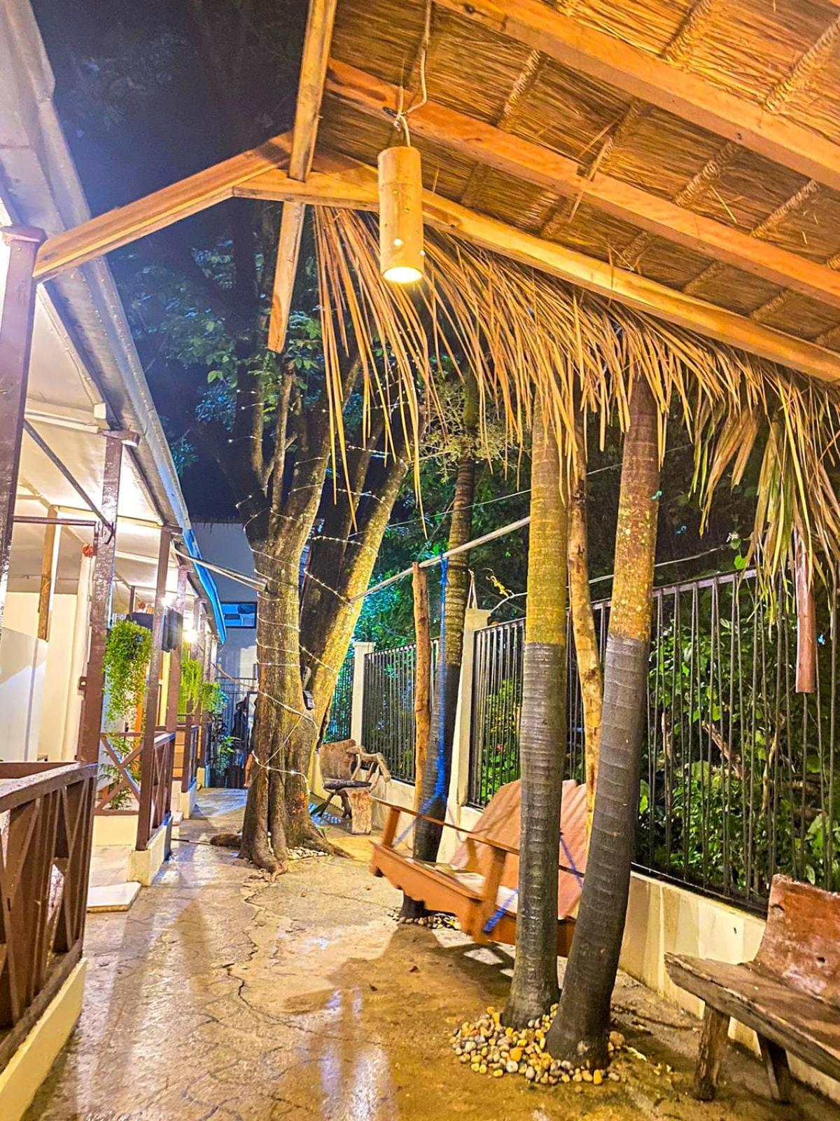 Aquaholik Traveler'S Lodge El Nido Exterior photo