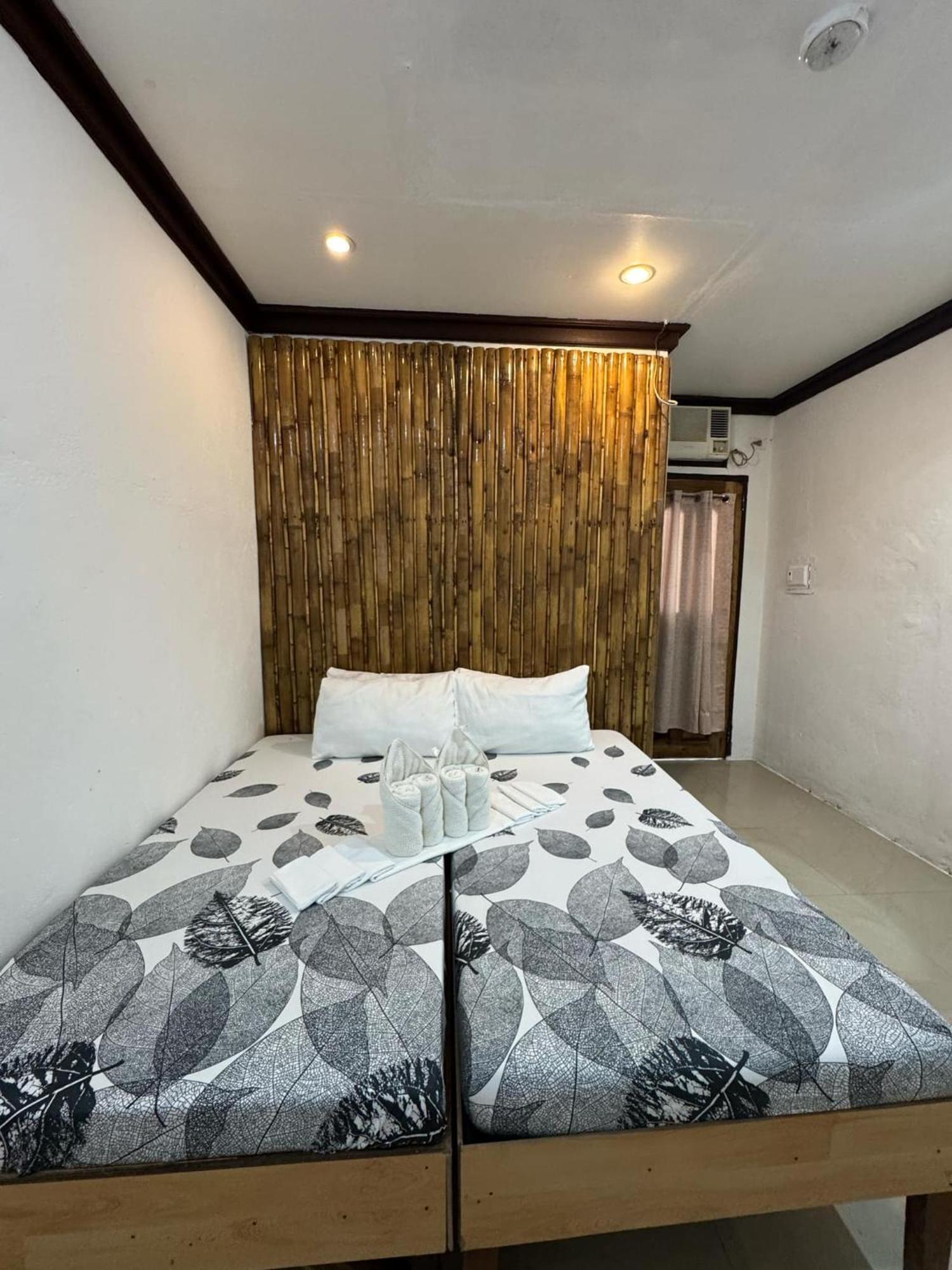 Aquaholik Traveler'S Lodge El Nido Exterior photo