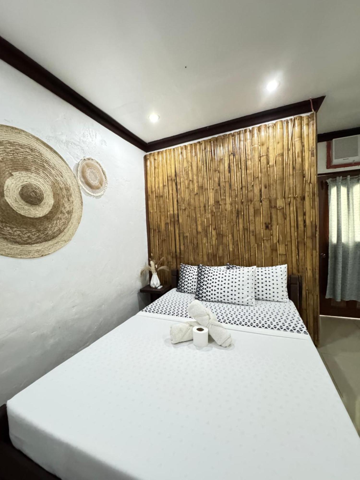 Aquaholik Traveler'S Lodge El Nido Exterior photo