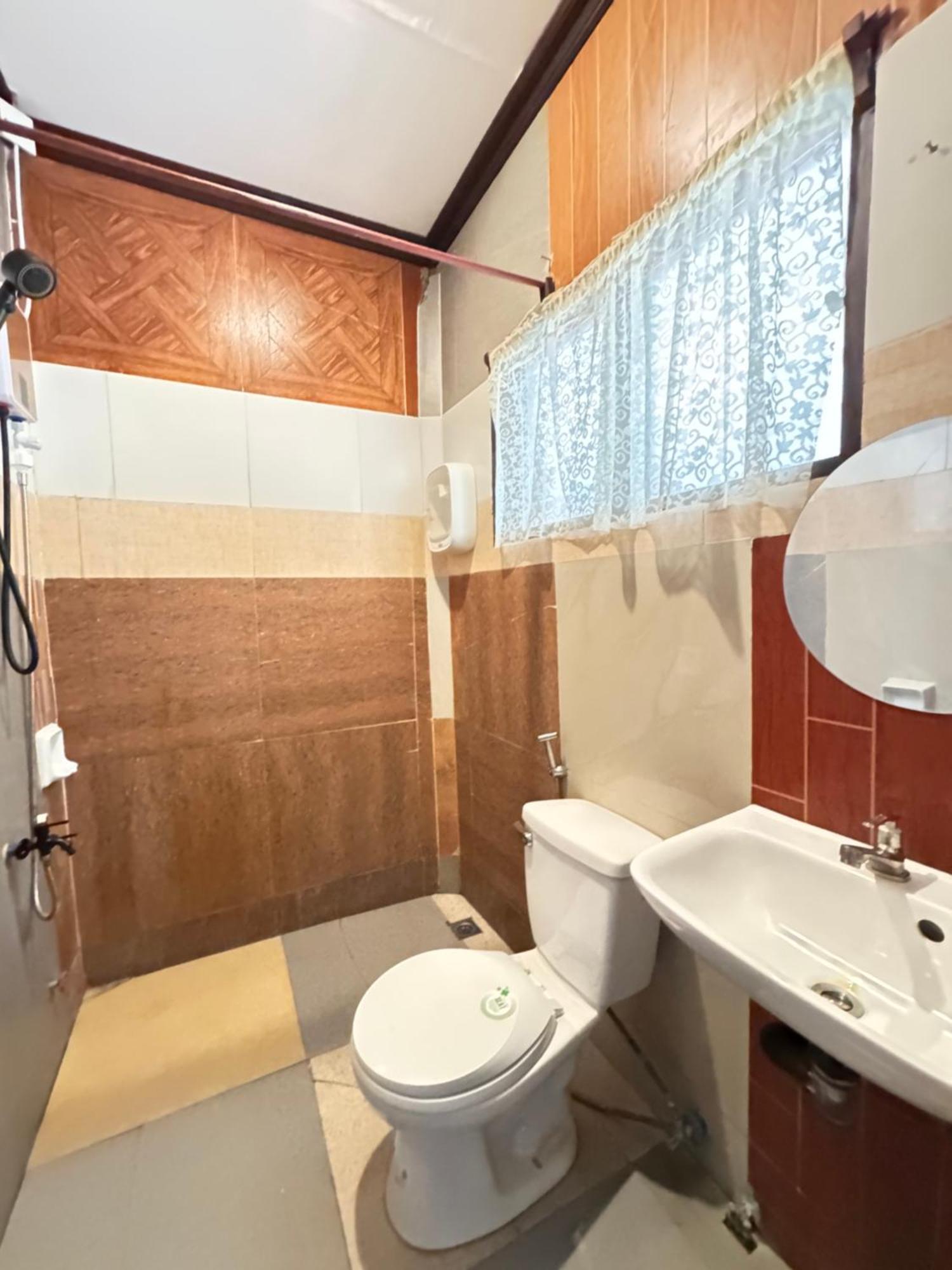 Aquaholik Traveler'S Lodge El Nido Exterior photo