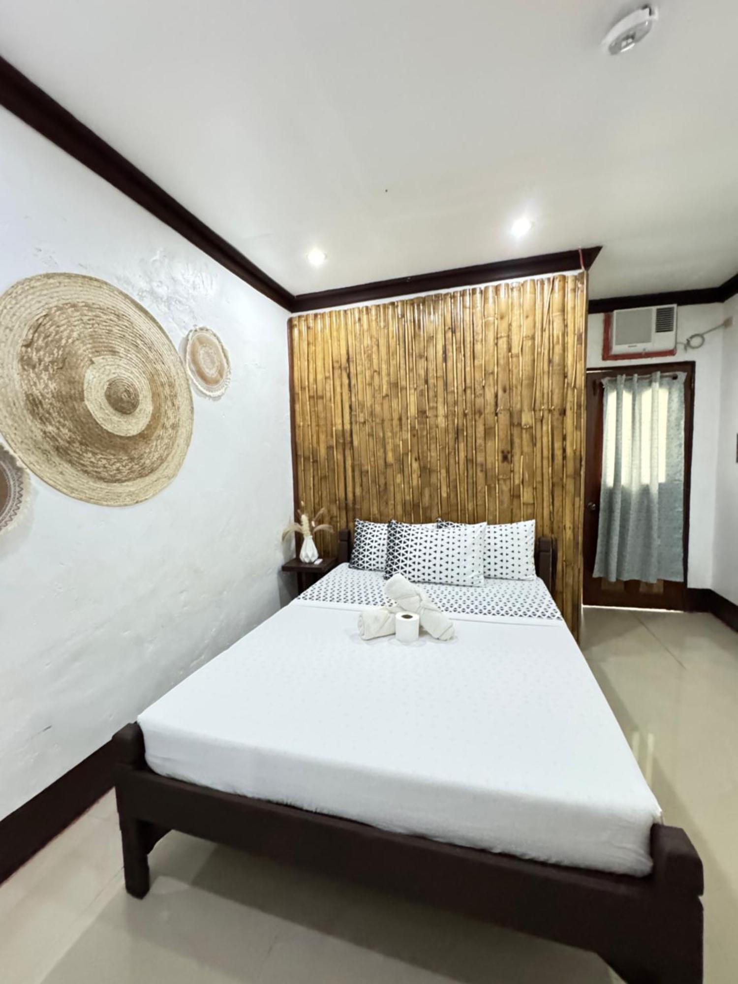 Aquaholik Traveler'S Lodge El Nido Exterior photo